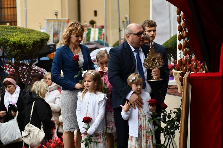 Pielgrzymka różańcowa do Rokitna