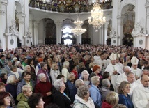 Pielgrzymka Żywego Różańca do Krzeszowa