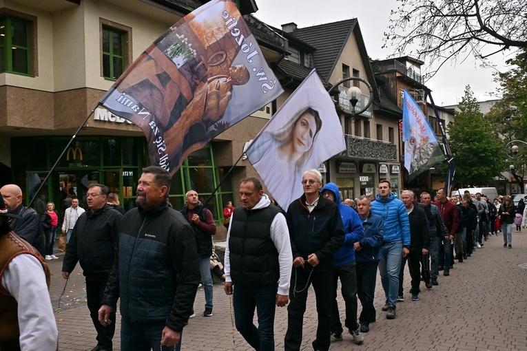 Męski Różaniec na Krupówkach 