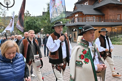 Męski Różaniec na Krupówkach 