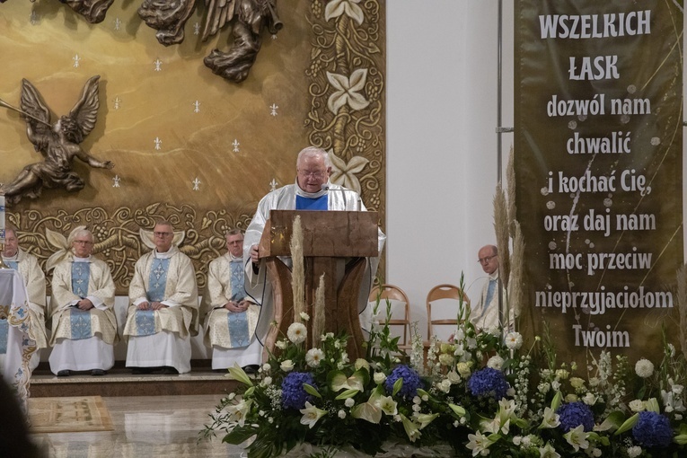 Sanktuarium Matki Bożej Różańcowej - Pośredniczki Wszelkich Łask w Piasecznie
