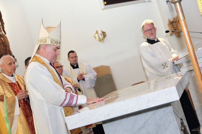 Konsekracja kościoła w Unieściu