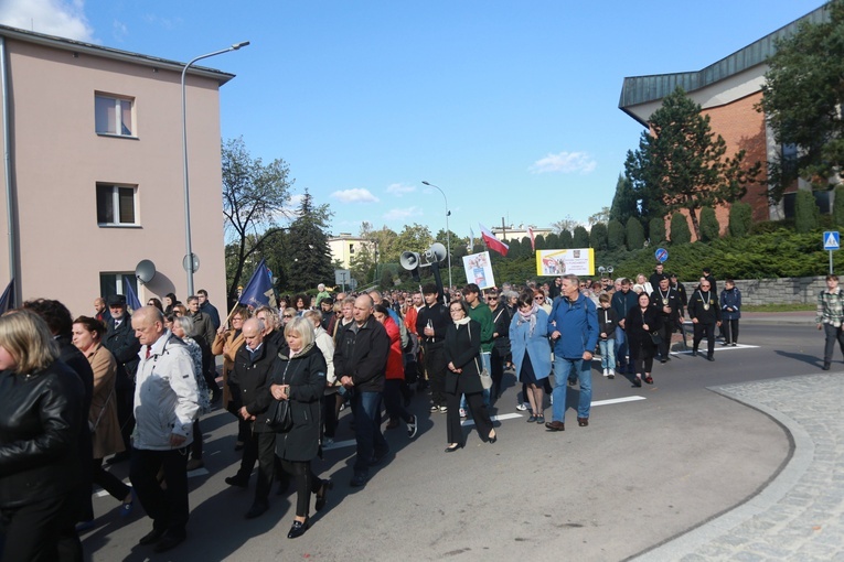 Różaniec dla życia w Mielcu