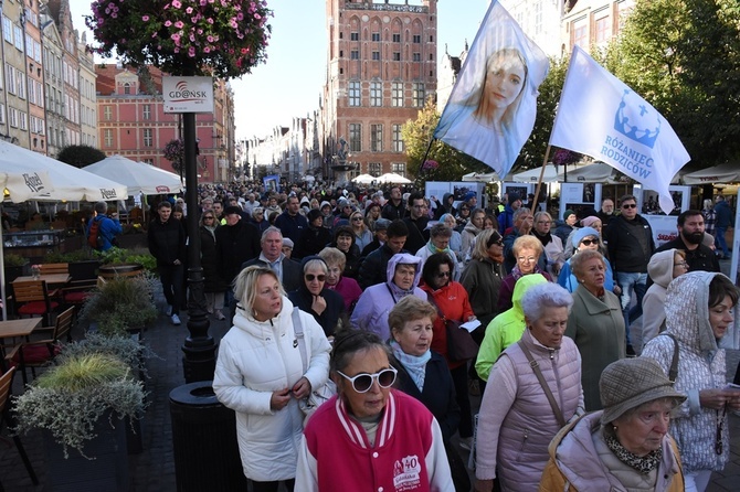 Rodzinna Procesja Różańcowa