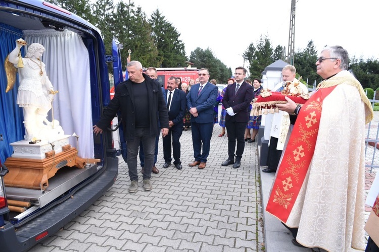 Borki, nawiedzenie figury św. Michała Archanioła.