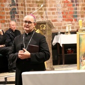 W kościele farnym bp Andrzej Przybylski przybliżył życie i dzieła sługi Bożej.