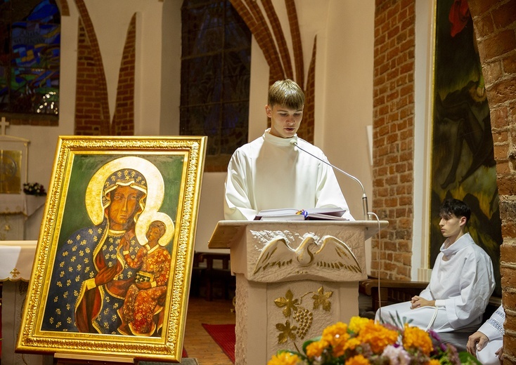 Wprowadzenie obrazu do karlińskiego kościoła, cz. 1