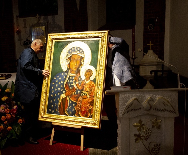 Wprowadzenie obrazu do karlińskiego kościoła, cz. 2