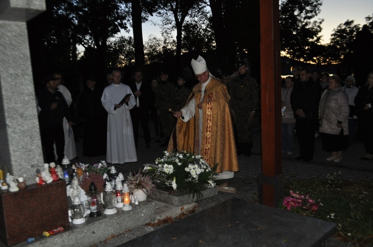 Płock. Pogrzeb dzieci nienarodzonych