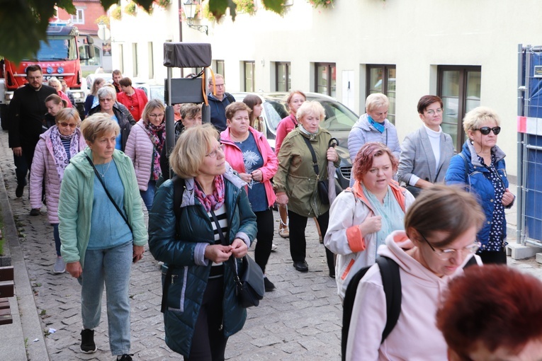 X Diecezjalna Pielgrzymka Kobiet "Przy sercu Maryi" - wędrówka