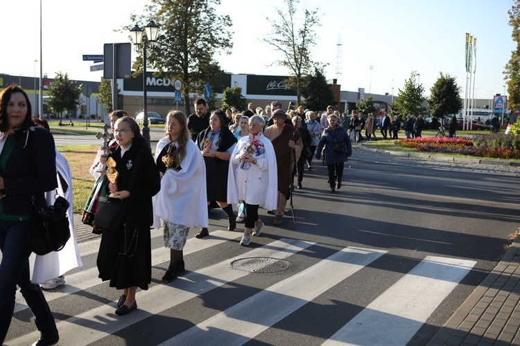 X Diecezjalna Pielgrzymka Kobiet - wędrówka cz. 2