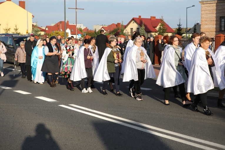 X Diecezjalna Pielgrzymka Kobiet - wędrówka cz. 2