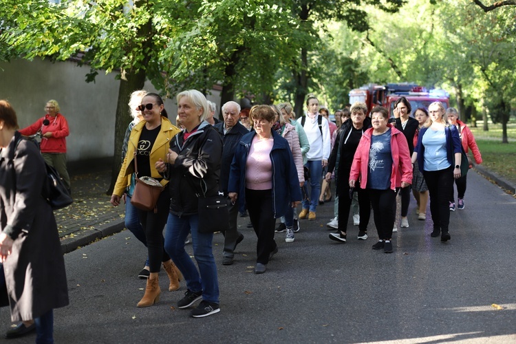 X Diecezjalna Pielgrzymka Kobiet - wędrówka cz. 2