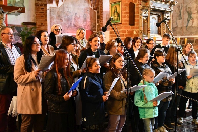 Uwielbienie na finał warsztatów muzycznych w Lubsku