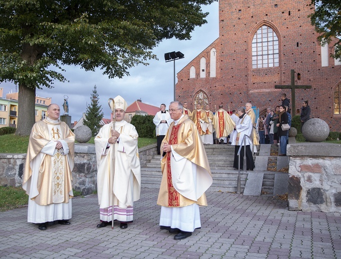 Skrzatuska Pieta w Sławnie - cz. 1