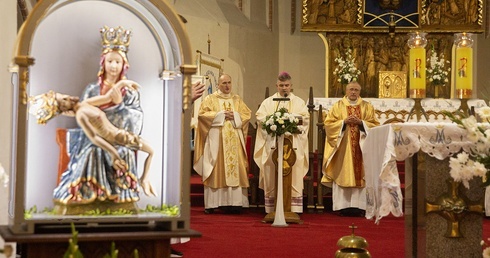 Skrzatuska Pieta w Sławnie - cz. 2
