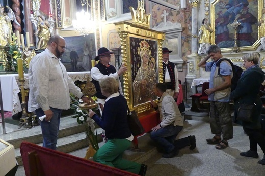 Zakończenie peregrynacji relikwii bł. rodziny Ulmów w Rychwałdzie