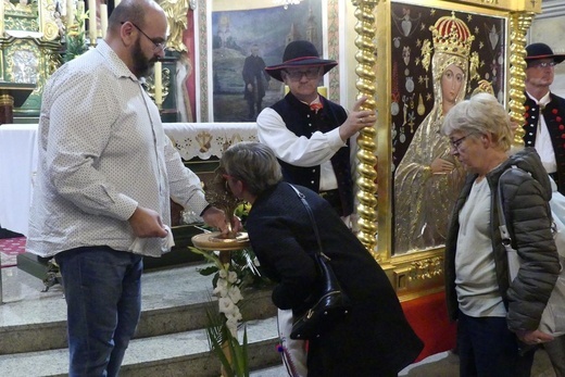 Zakończenie peregrynacji relikwii bł. rodziny Ulmów w Rychwałdzie