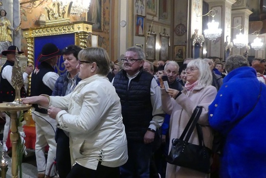 Zakończenie peregrynacji relikwii bł. rodziny Ulmów w Rychwałdzie