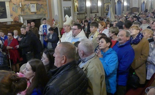 Zakończenie peregrynacji relikwii bł. rodziny Ulmów w Rychwałdzie