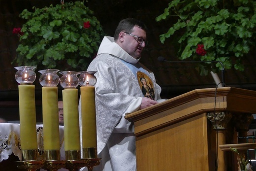 Zakończenie peregrynacji relikwii bł. rodziny Ulmów w Rychwałdzie