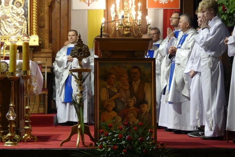 Zakończenie peregrynacji relikwii bł. rodziny Ulmów w Rychwałdzie