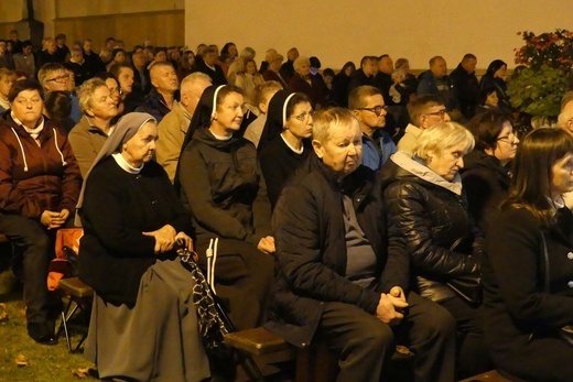 Zakończenie peregrynacji relikwii bł. rodziny Ulmów w Rychwałdzie