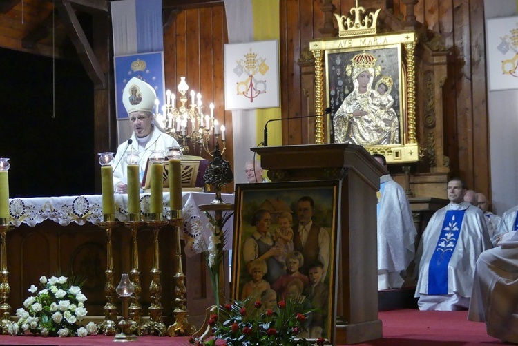 Zakończenie peregrynacji relikwii bł. rodziny Ulmów w Rychwałdzie