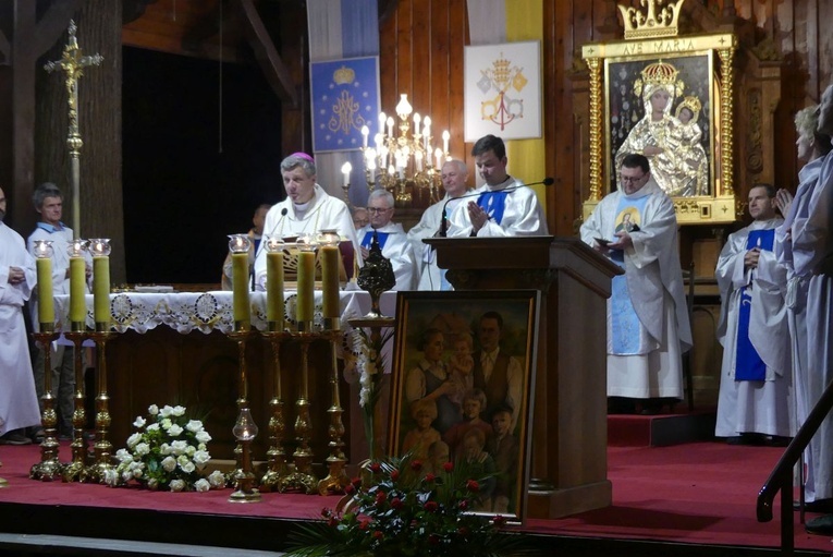 Zakończenie peregrynacji relikwii bł. rodziny Ulmów w Rychwałdzie