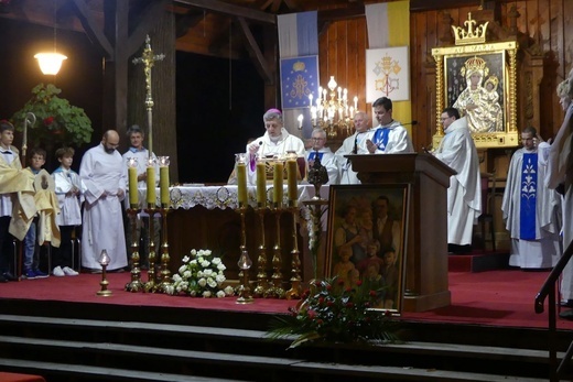 Zakończenie peregrynacji relikwii bł. rodziny Ulmów w Rychwałdzie