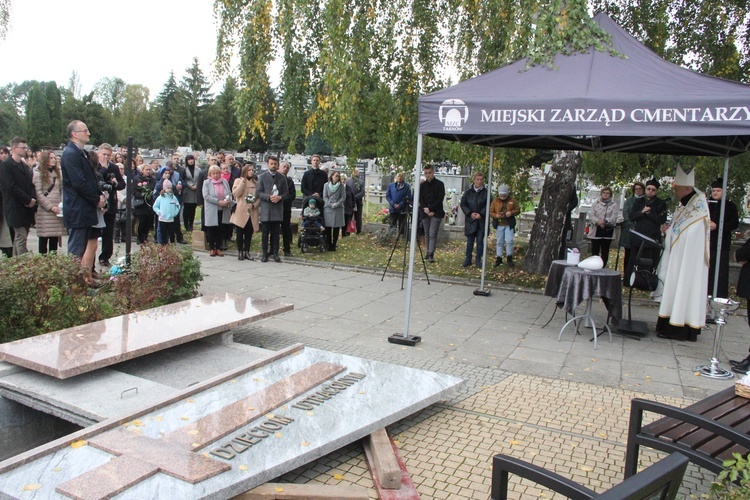 Tarnów-Mościce. Pochówek dzieci utraconych