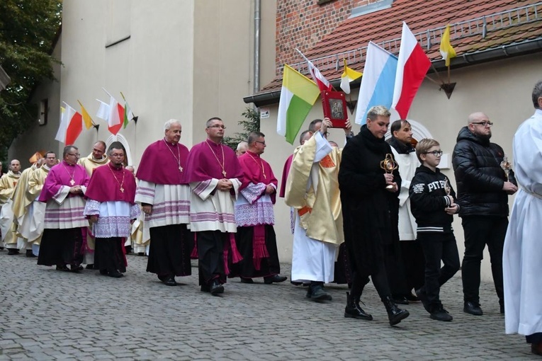 Odpust ze św. Jadwigą i rodziną Ulmów w zielonogórskiej konkatedrze