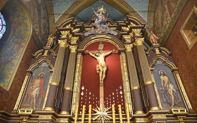 Ołtarz główny w kościele franciszkanów w Zakliczynie.