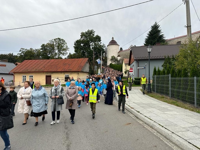 Marsz papieski w Starym Sączu
