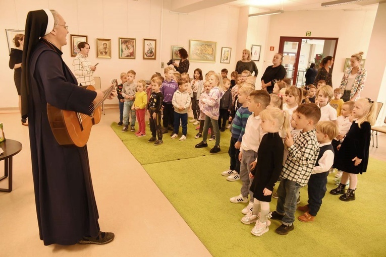 Głośne czytanie o Janie Pawle II