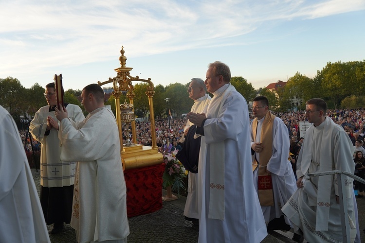 Pielgrzymka do Trzebnicy 2023 - cz. 9 (wejście i Msza św.)