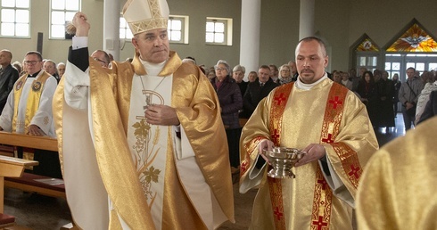 Poświęcenie kościoła w Pile, cz. 1