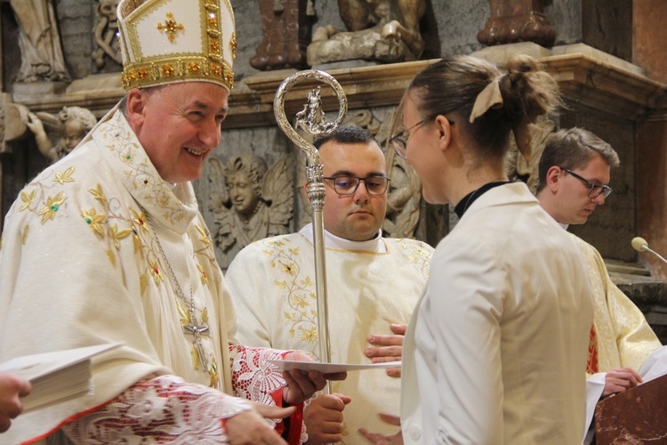 Żywy pomnik zbudowany z dobroci serc diecezjan