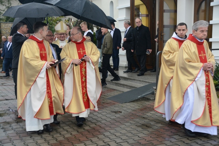 Poświęcenie nowo wybudowanego domu parafialnego w Krośnicy