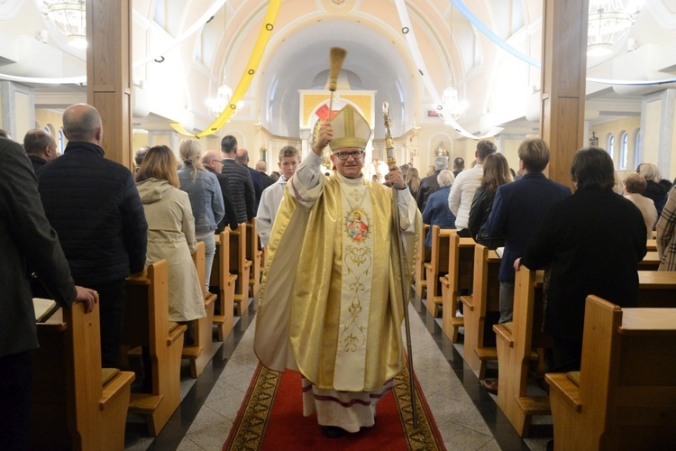 Poświęcenie nowo wybudowanego domu parafialnego w Krośnicy