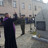 We Wrocławiu-Leśnicy była filia obozu koncentracyjnego. Odsłonięto w tym miejscu pomnik