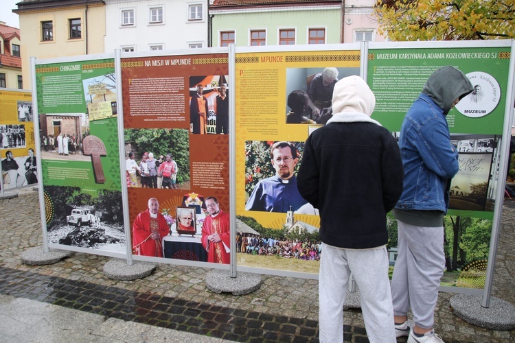 Płock. Wystawa o kard. A. Kozłowieckim