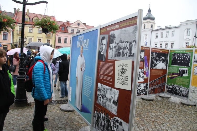 Płock. Wystawa o kard. A. Kozłowieckim