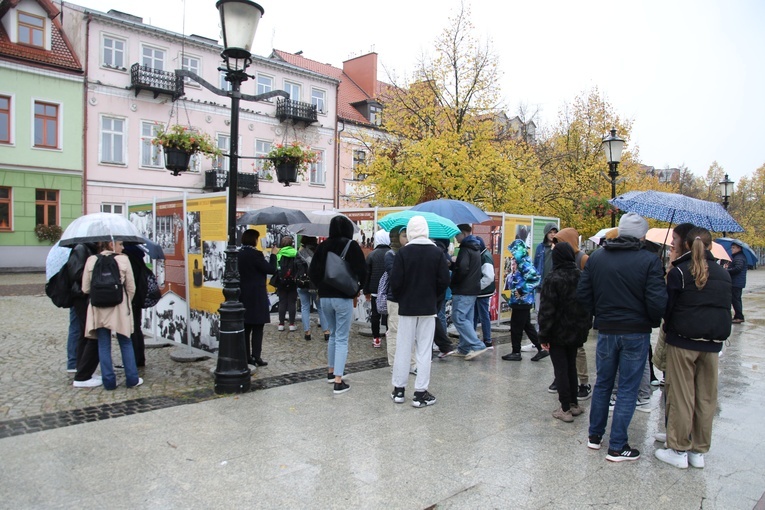 Płock. Wystawa o kard. A. Kozłowieckim