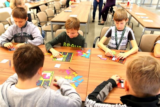 Gry planszowe bardzo wciągnęły uczniów PSP nr 1.