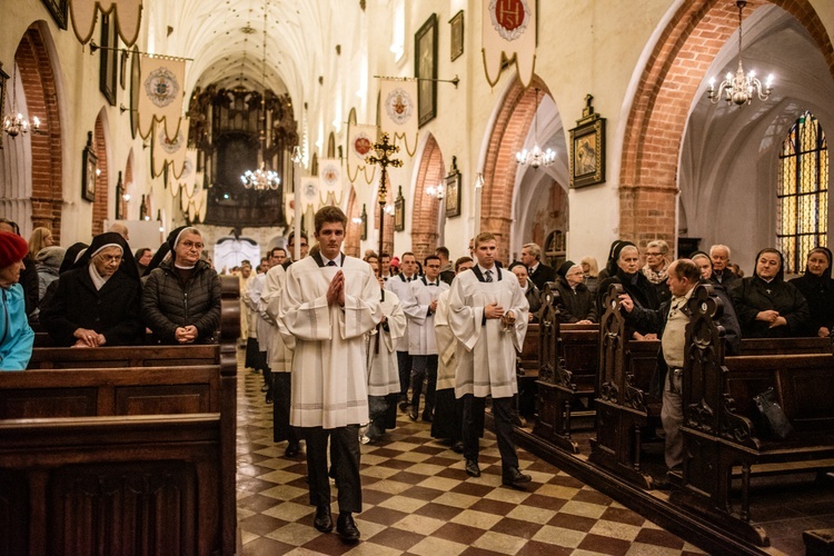 Eucharystia w święto świętych Szymona i Judy Tadeusza