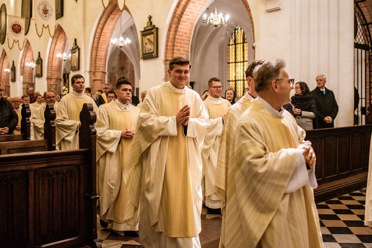 Eucharystia w święto świętych Szymona i Judy Tadeusza