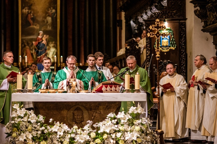 Eucharystia w święto świętych Szymona i Judy Tadeusza