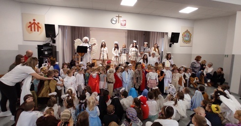 Salezjańskie świętych balowanie