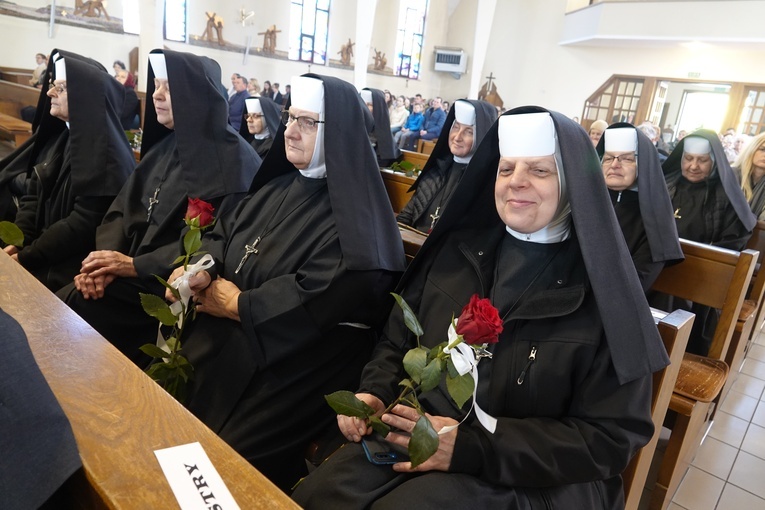 Tylmanowa. 60-lecie obecności albertynek w parafii